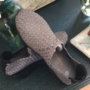 Bernie merv criss cross grey shoe